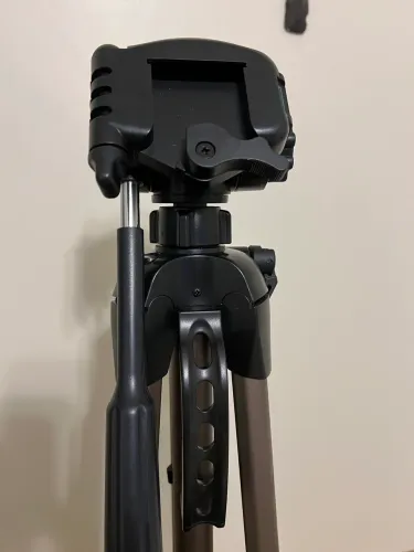 Tripé para câmera fotográfica