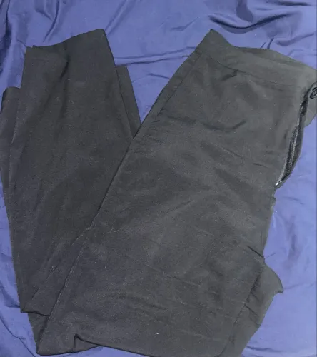 Calça preta