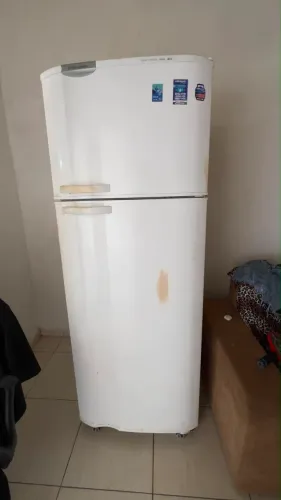 Vendo geladeira Electrolux