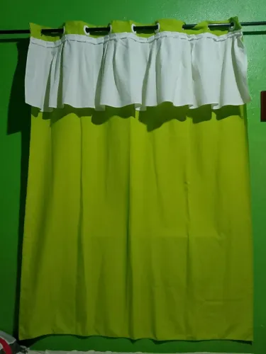 2 cortinas semi nova