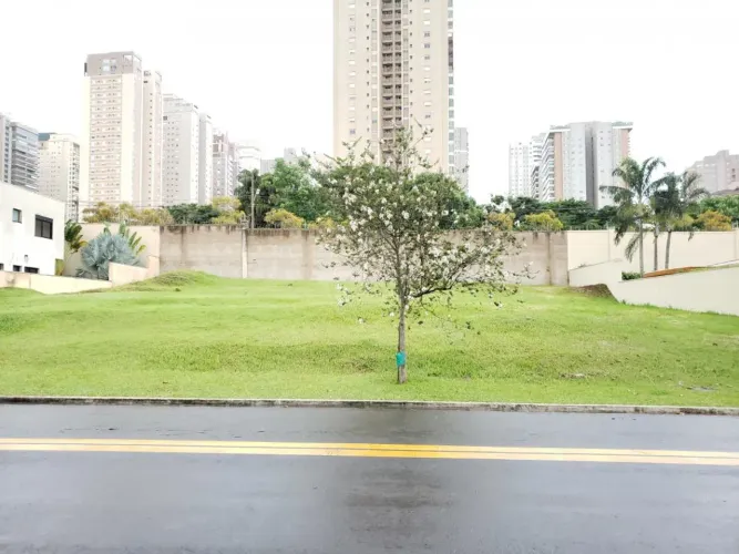 Lote condomínio - Venda - Jardim Botânico - 1225 m²