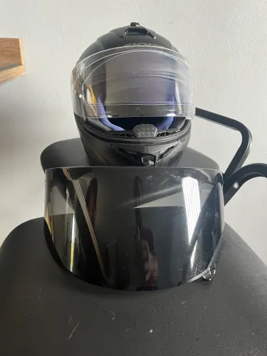 Capacete Preto Axxis Draken - Tamanho M 57-58 em bom estado + viseira fume