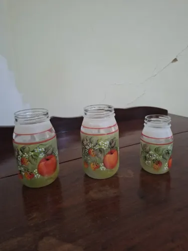 Potes de vidro pintados à mão
