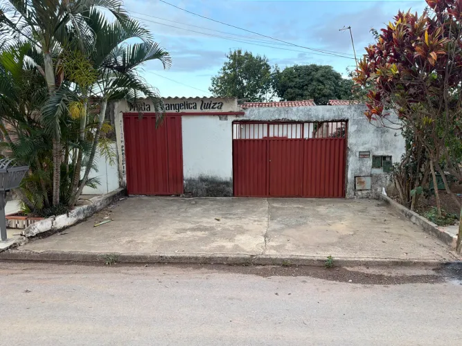 Casa com ótima localização no lunabel