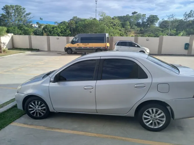 Toyota Etios XLS Sedan 1.5 Flex 16V 4P Mec. 2015