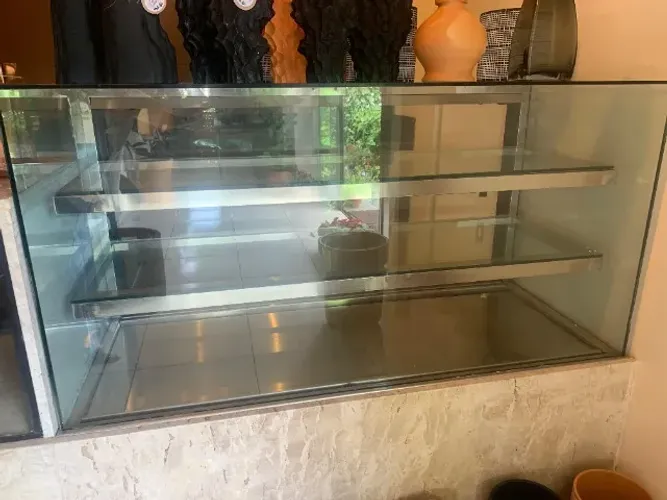 Troca ou venda de itens e equipamentos para montagem de cafeteria ou lanchonete.