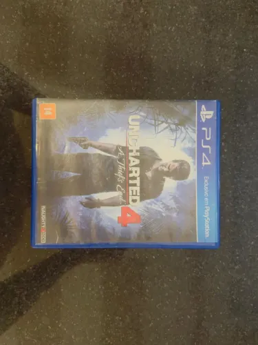 Uncharted 4: A Thief's End (PS4 mídia física)