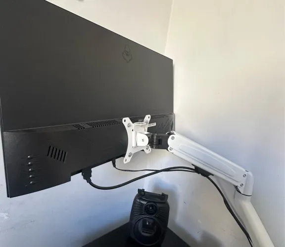 Dois monitores mancer + braço articulado nimbo 200