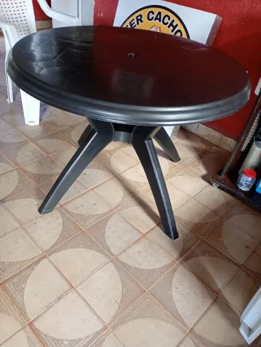 Mesa de plástico preta