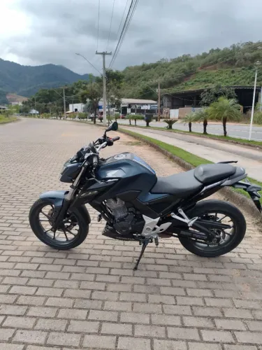 Motocicleta CB Twister 300 f