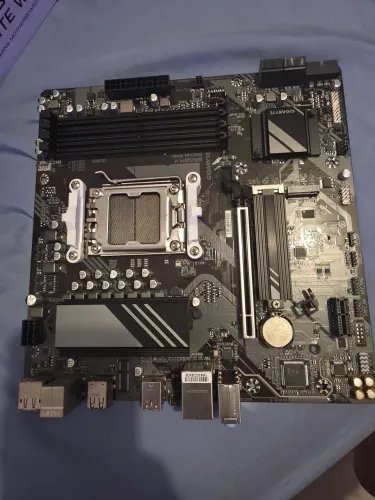 Placa mae B650 MK Gigabyte - AM5