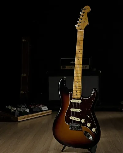 13795 PIX)Fender USA Professional II 3-Color Sunburst