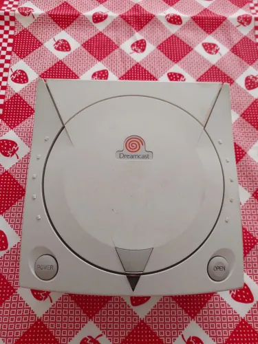 SÓ CONSOLE VÍDEO GAME DREAMCAST LIGA E NÃO APARECEU IMAGEM SÓ VENDA NÃO TROCO