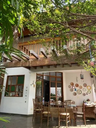 Casa para Venda em Uberlândia, Santa Maria, 4 dormitórios, 2 suítes, 5 banheiros, 2 vagas