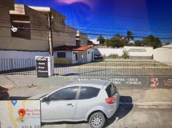 Área Comercial com 505,00m2, sendo: 20,20m (frente) X 25,00m (fundo) Caçapava
