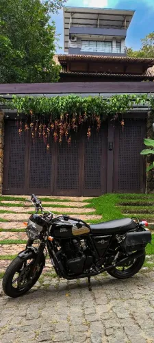 Royal Enfield Interceptor 650 Black Ray