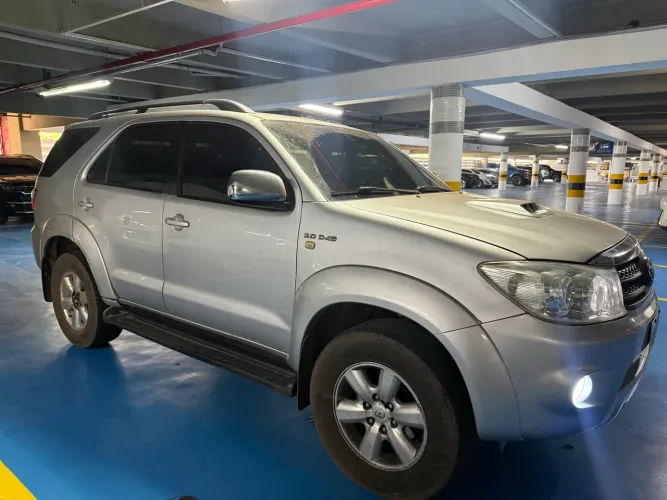 Toyota Hilux SW4 SRV D4-d 4X4 3.0 TDI Dies. AUT 2010