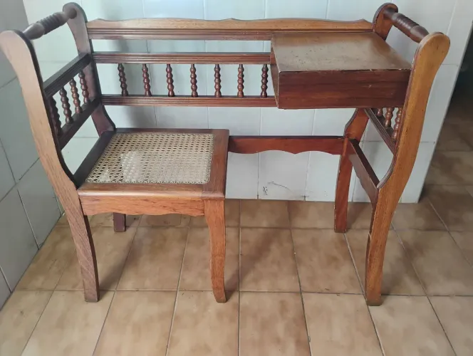 Mesa fofoqueira de telefone