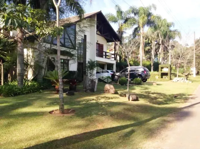 Casa em Condomínio 4 quartos (2 suítes), 4 vagas - Fazenda da Ilha - Embú Guaçú