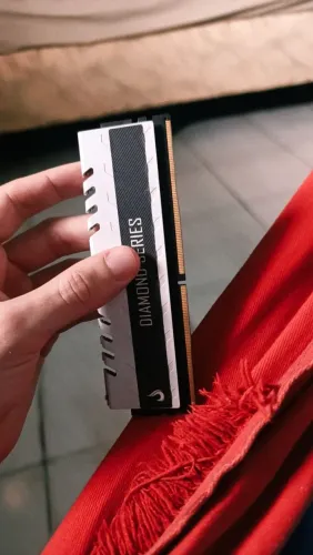 MEMÓRIA RAM 16 GB DDR4 3200mhz