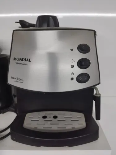 Cafeteira precisa de reparo
