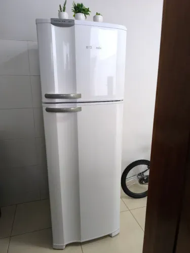 Geladeira Duplex 352 litros Frost Free gelo seco