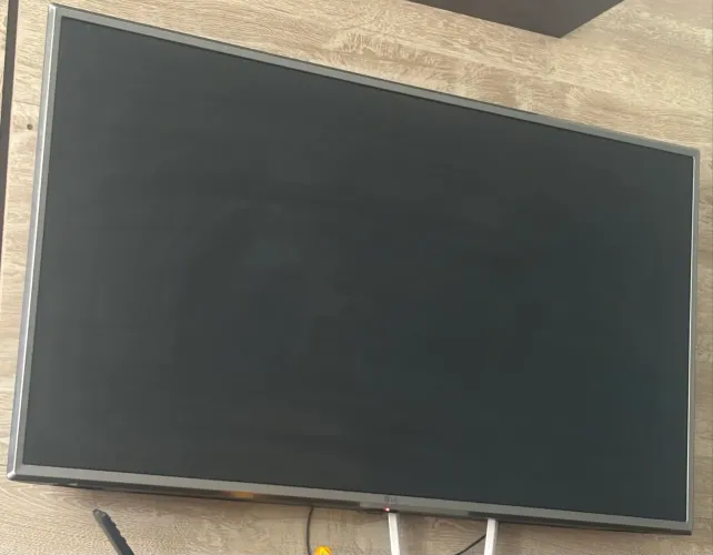 Tv para aproveitar peças - tela preta 