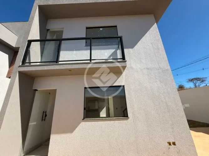 CASA 3/4 COM VAGAS ESPAÇOSAS, EXCELENTE AREA - PEDRO LEOPOLDO -MY BROKER/LAGOA SANTA codig