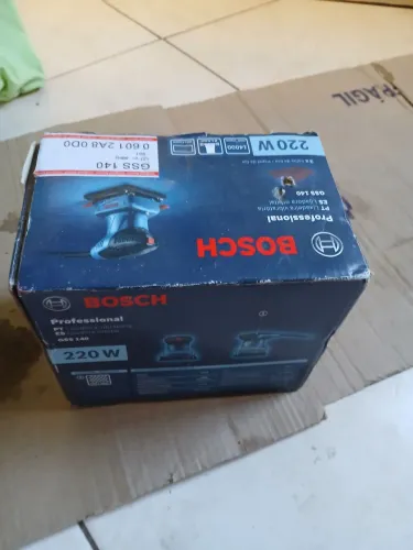 Bosch Lixadeira Orbital GSS 140 127V 220W com 1 lixa