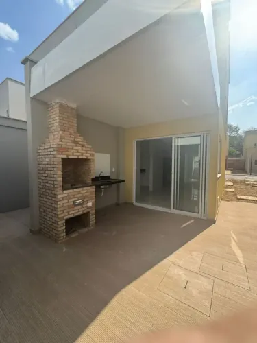 CASA DUPLEX EM CONDOMÍNIO FECHADO