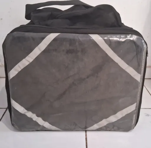 Vende- se uma Bag Valor 80,00