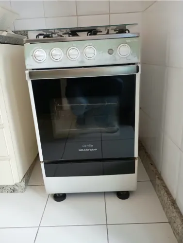 Vendo máquina de lavar roupa Bosch+fogão Brastemp la Ville