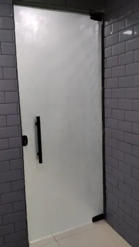 Porta de giratória e correr POR FAVOR CHAMAR NO WHATSAPP