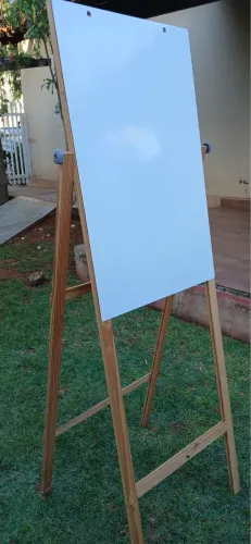 Cavalete com quadro branco