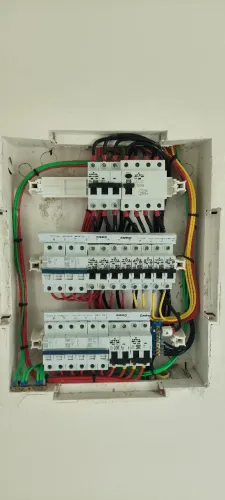 Serviços e instalações Elétricas