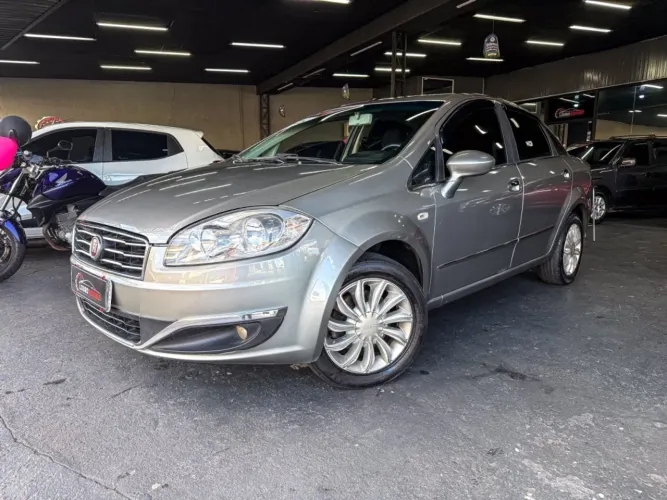 Fiat Linea Essence 1.8 Flex 16V 4P 2016