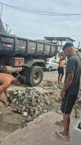 Retirada de entulho com caminhão 600,00