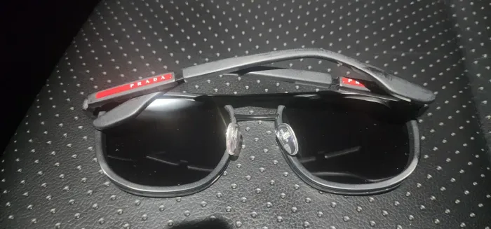 Óculos Prada Linea Rossa Black SPR51XS.