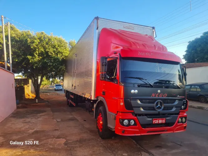 MB Atego 2426 - R$ 300.000