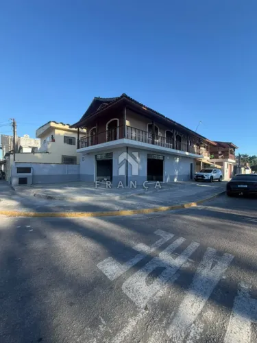 PONTO COMERCIAL - PARQUE MEIA LUA - JACAREÍ