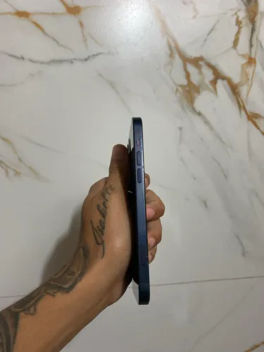 iPhone 12 impecável 