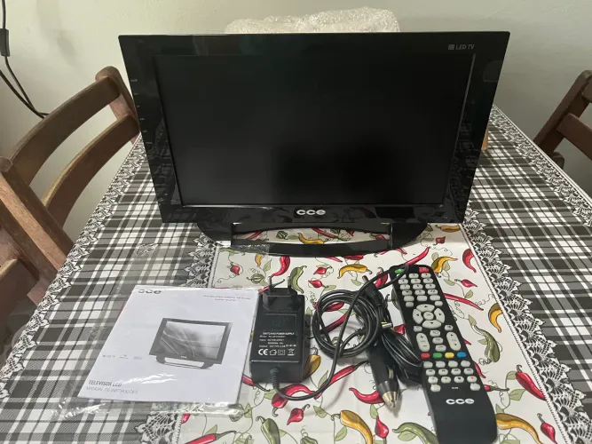 Tv CCE LCD 14 polegadas 12v e 110/220v