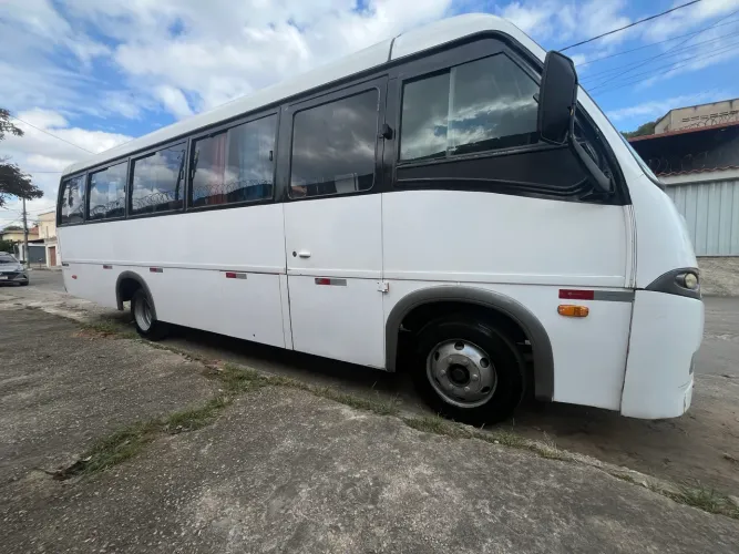 Vendo ou troco Microônibus Volare w9 , 33 lugares sem ar 