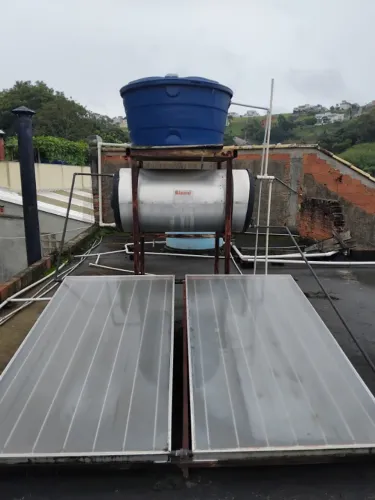 Aquecedor Rinnai 400L+2 placas coletores Rinnai completos