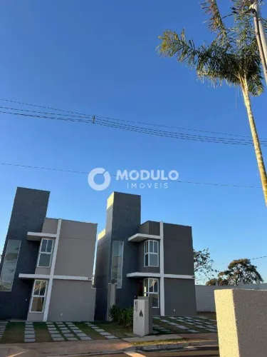 CASA DE CONDOMÍNIO à venda, 3 quartos, 1 suíte, 2 vagas, BOSQUE DOS BURITIS - Uberlândia/M