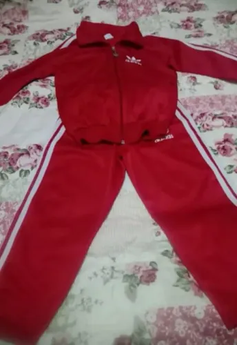Conjuntos Infantil de Menina Tamanho 5/6 Anos ( vendo todos 80,00 )