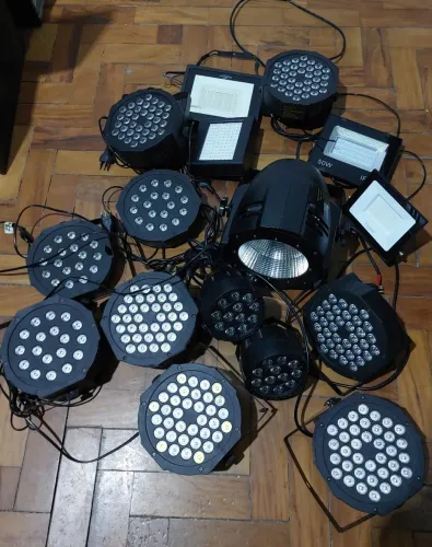 Vendo Kit de iluminação para festas e eventos