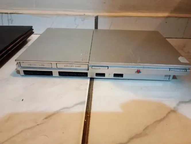 Lote de Consoles Xbox 360 Arcade e 2 PlayStation 2