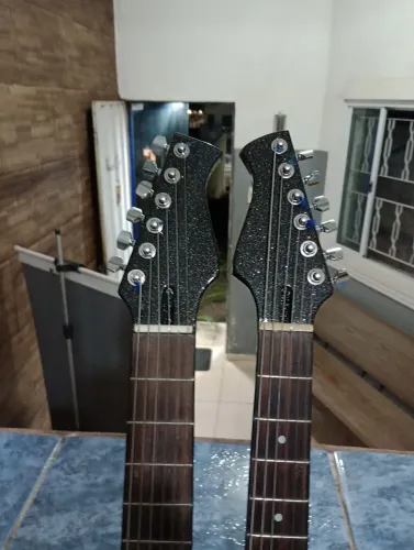 Violão de dois braços Double neck