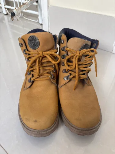 Yeloow Boots Canastra